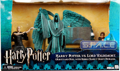 Harry Potter vs. Lord Voldemort Graveyard Duel Diorama