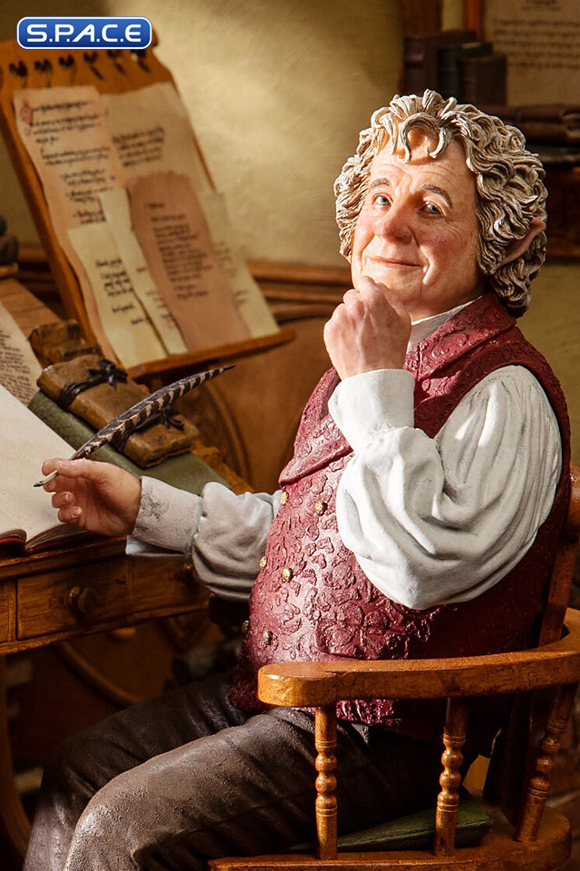Bilbo Baggins in Bag End Statue (Lord of the Rings)