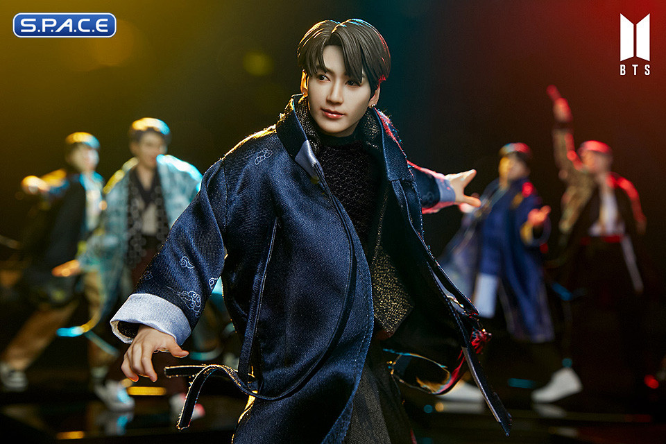 Jungkook BTS Idol Collection Deluxe Statue (BTS)