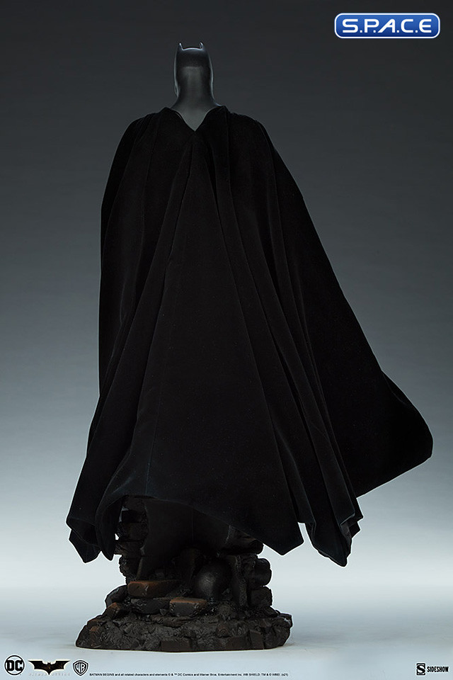 Batman Premium Format Figure (Batman Begins)