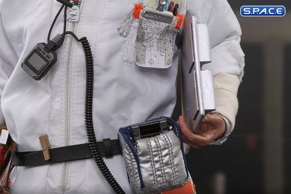 1/6 Scale Doc Brown Movie Masterpiece MMS609 (Back to the Future)