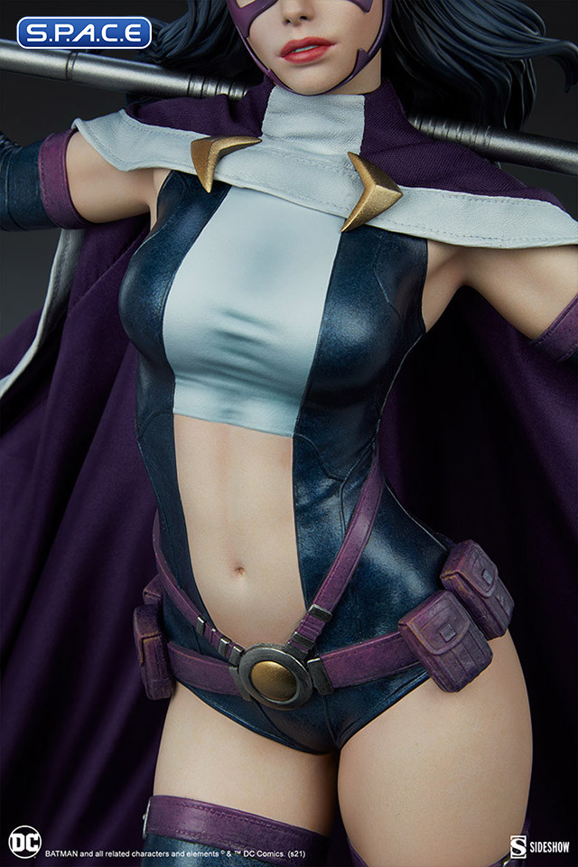 Huntress Premium Format Figure (DC Comics)