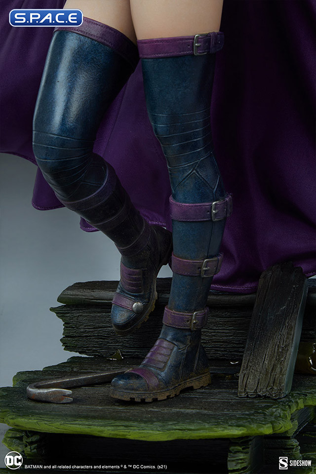 Huntress Premium Format Figure (DC Comics)