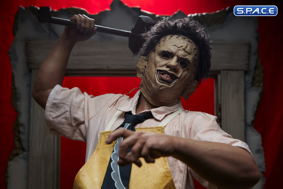 1/3 Scale Leatherface �The Butcher� Statue (Texas Chainsaw Massacre)