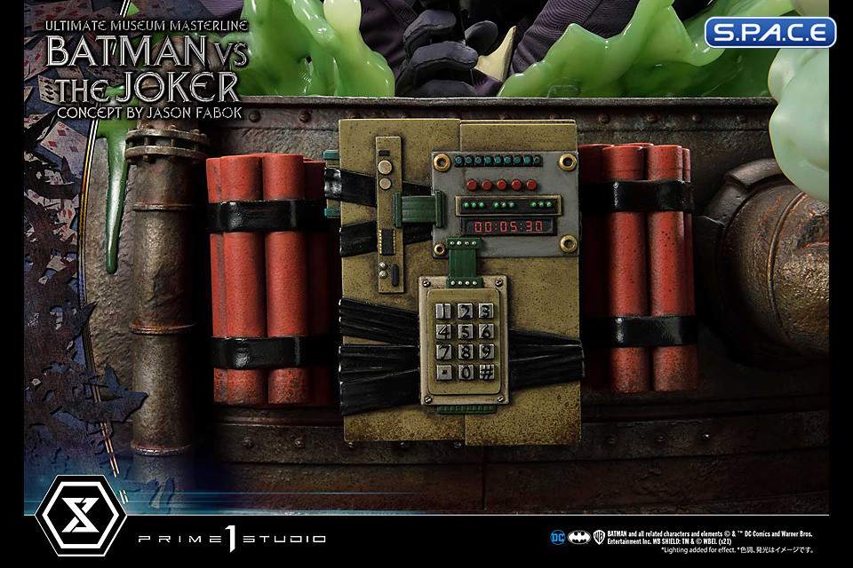 1/3 Scale Batman vs. The Joker �Concept by Jason Fabok� Ultimate Museum Masterline Statue (DC Comics)