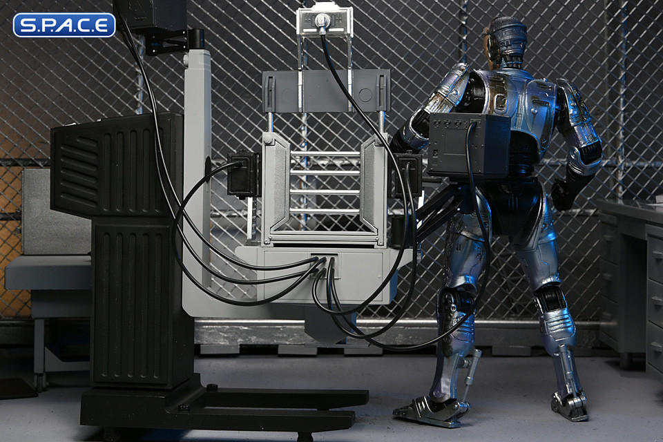 Ultimate Battle-Damaged RoboCop with Chair (RoboCop)