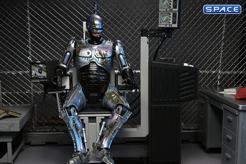 Ultimate Battle-Damaged RoboCop with Chair (RoboCop)