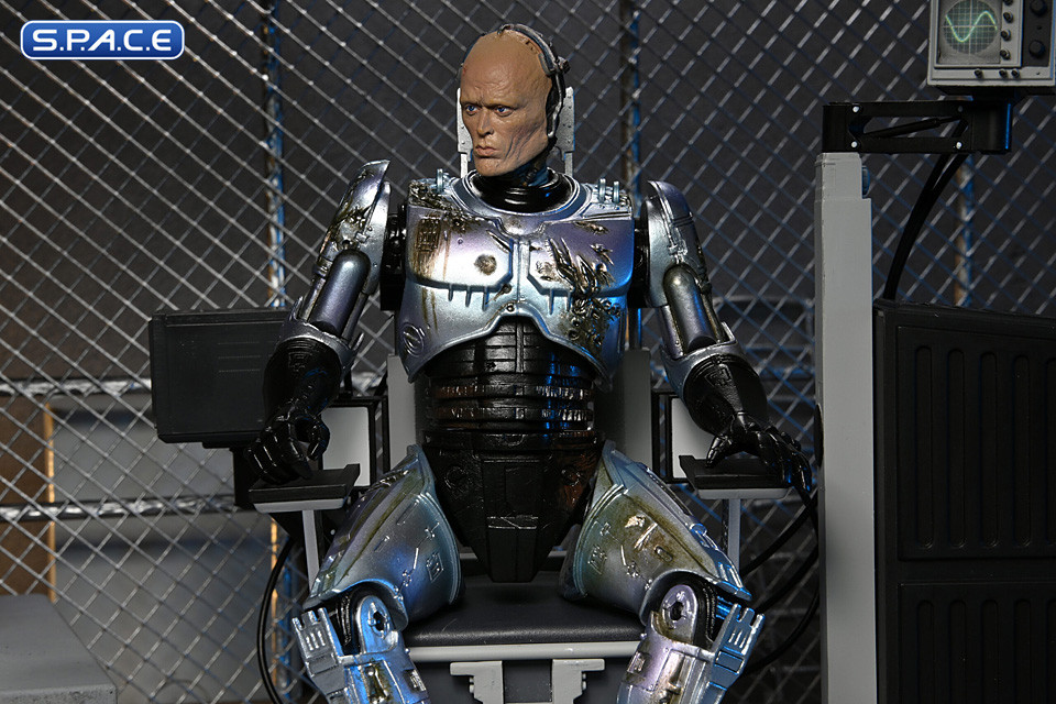 Ultimate Battle-Damaged RoboCop with Chair (RoboCop)