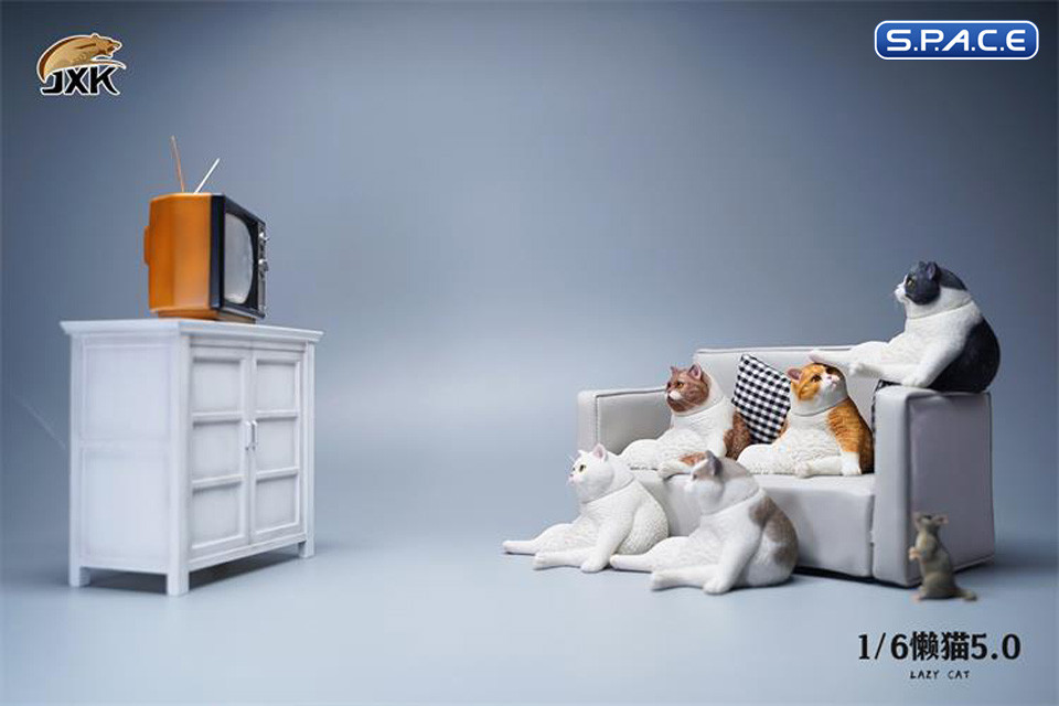 1/6 Scale sitting Cat (brown)