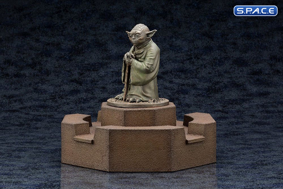 Yoda Fountain Statue (Star Wars)