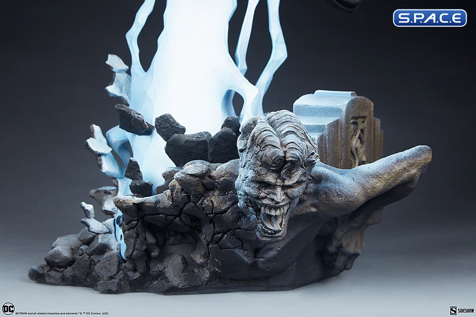 Batman Premium Format Figure (Batman: The Dark Knight Returns)