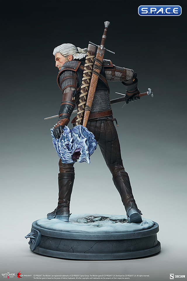 Geralt Statue (The Witcher 3: Wild Hunt)