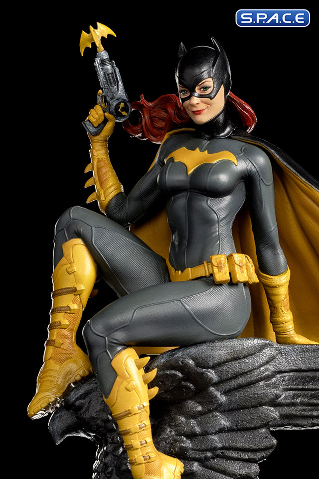 1/10 Scale Batgirl Deluxe Art Scale Statue (DC Comics)