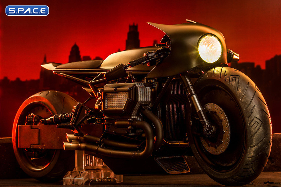 1/6 Scale Batcycle Movie Masterpiece MMS642 (The Batman)