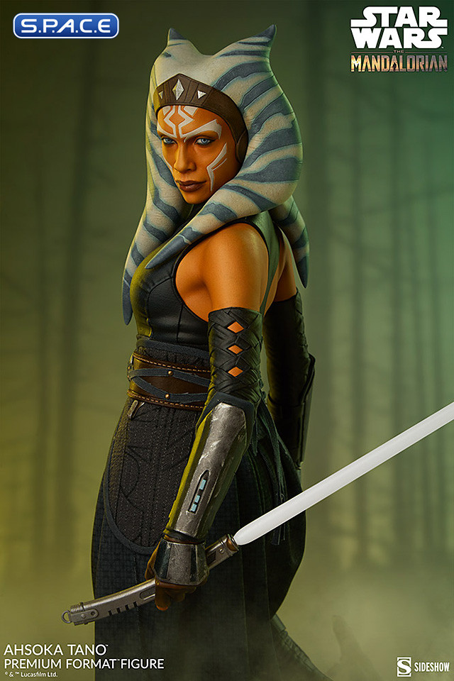 Ahsoka Tano Premium Format Figure (The Mandalorian)