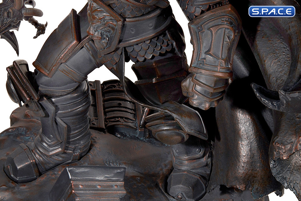 Arthas Statue (Warcraft III)