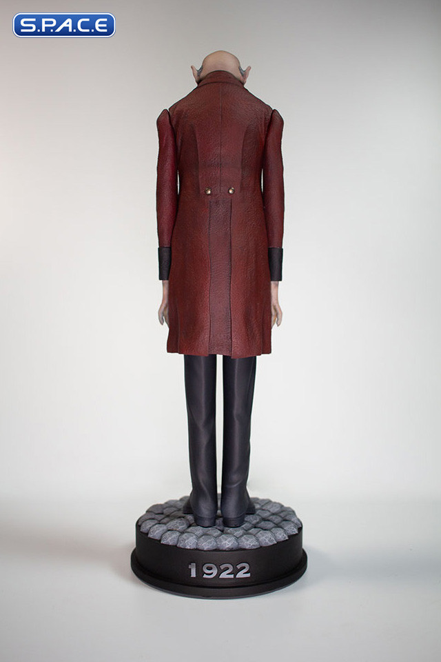 Nosferatu Statue (Nosferatu)