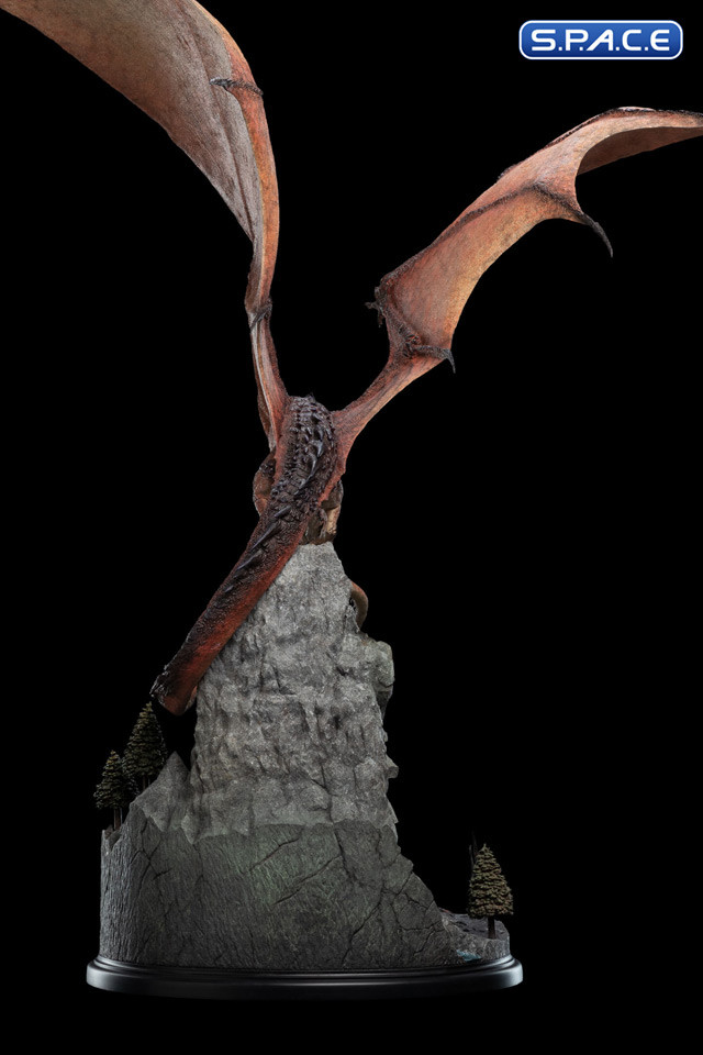 Smaug the Fire-Drake Statue (The Hobbit)