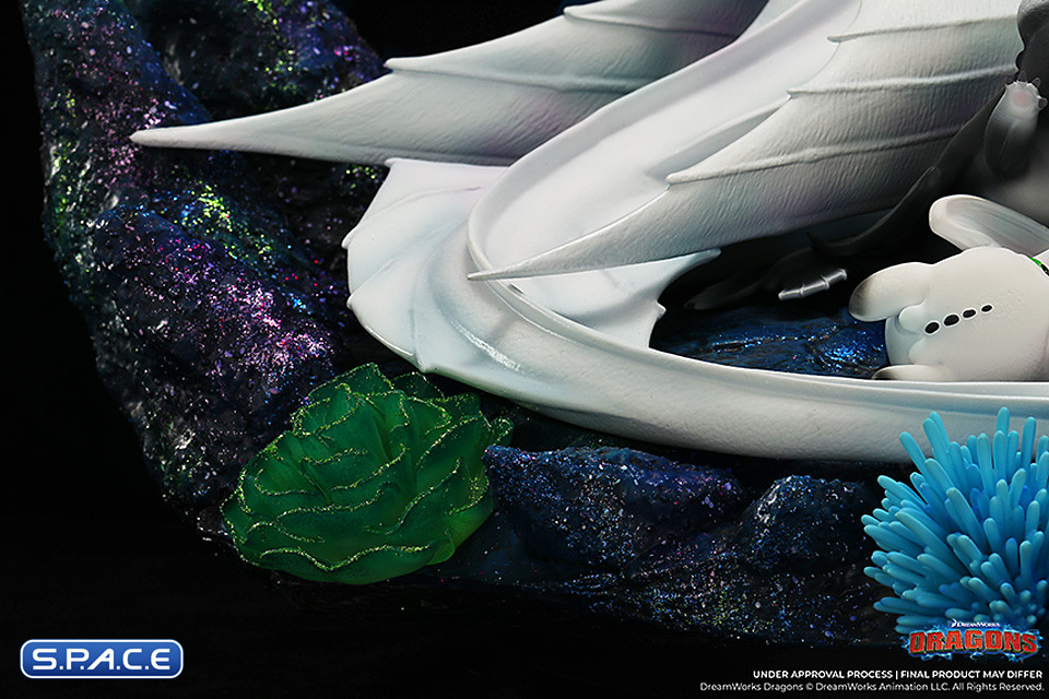 Light Fury and Night Lights Statue (How to Train Your Dragon)