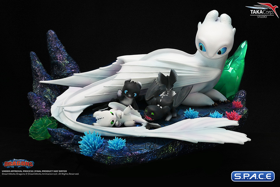 Light Fury and Night Lights Statue (How to Train Your Dragon)