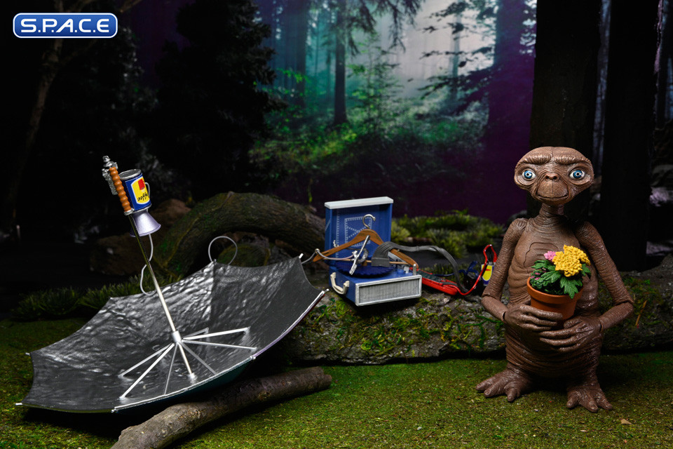 Ultimate Deluxe E.T. with LED Chest 40th Anniversary (E.T. - The Extra-Terrestrial)