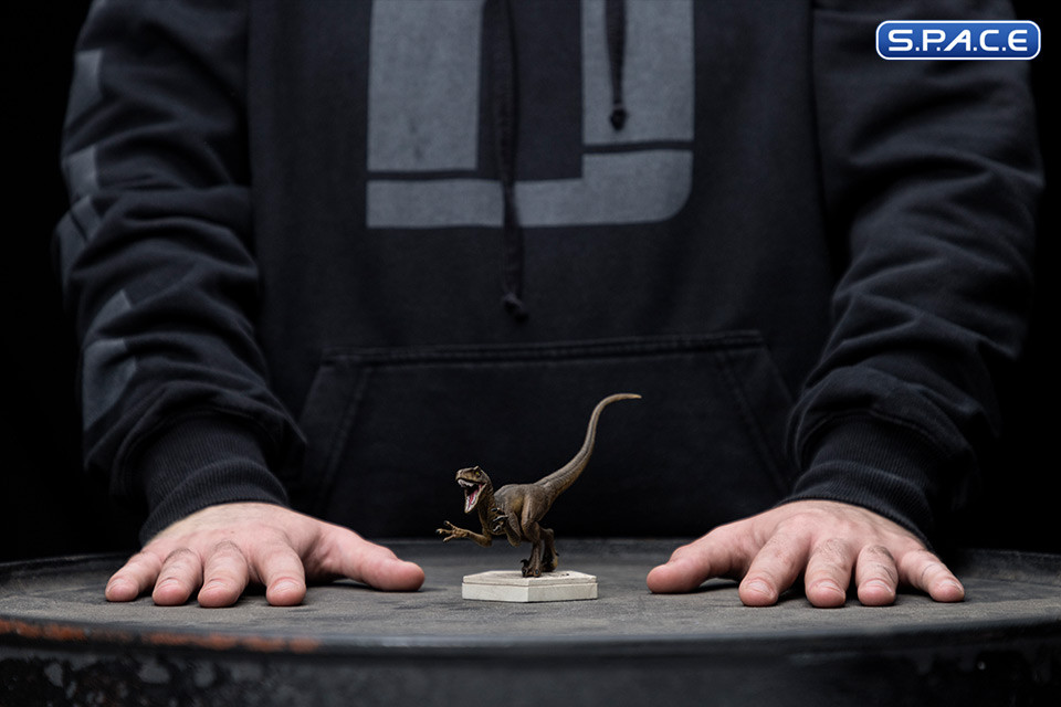 Velociraptor A Jurassic Park Icons Mini-Statue (Jurassic Park)