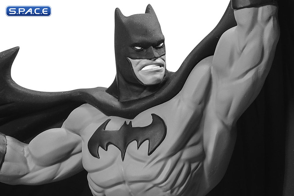 Batman Statue by Denys Cowan (Batman Black and White)