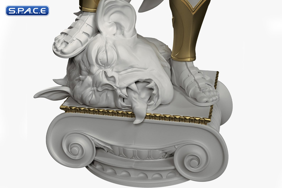 Batman �Champion of Gotham City� Statue (DC Comics)