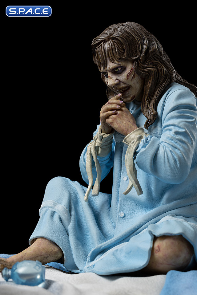 1/10 Scale Possessed Regan McNeil Deluxe Art Scale Statue (The Exorcist)