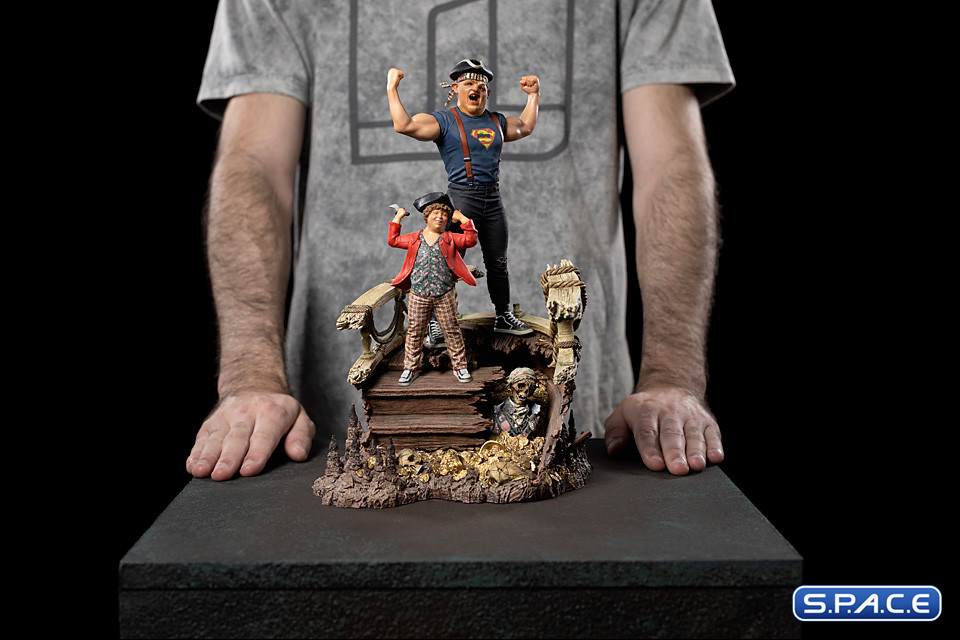 1/10 Scale Sloth & Chunk Deluxe Art Scale Statue (The Goonies)