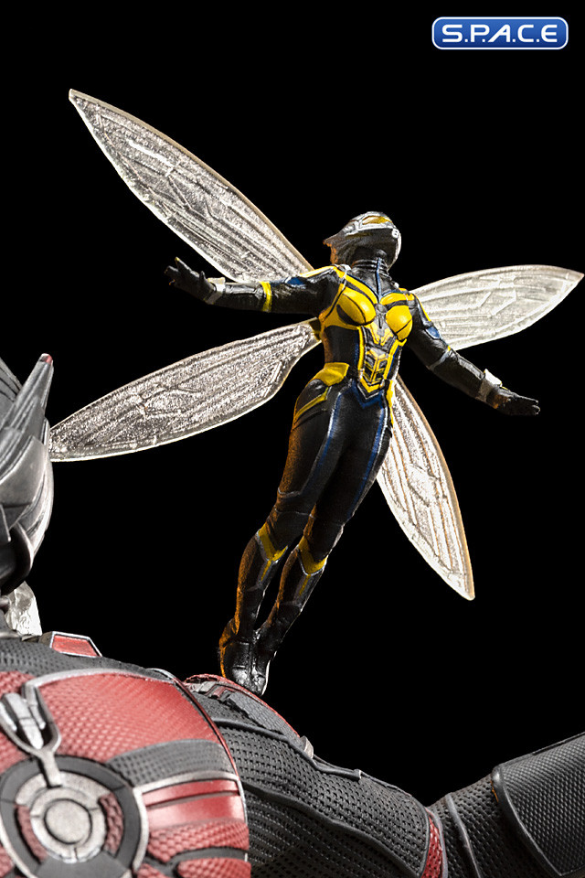 1/10 Scale Ant-Man Deluxe Art Scale Statue (Ant-Man and the Wasp: Quantumania)