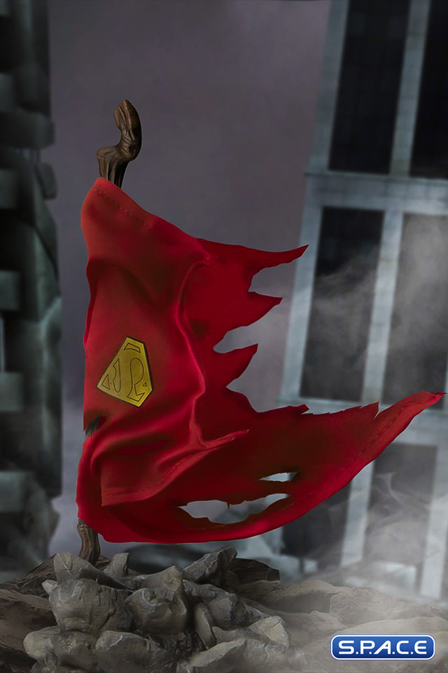 1/12 Scale Superman �Recovery Suit� One:12 Collective (DC Comics)