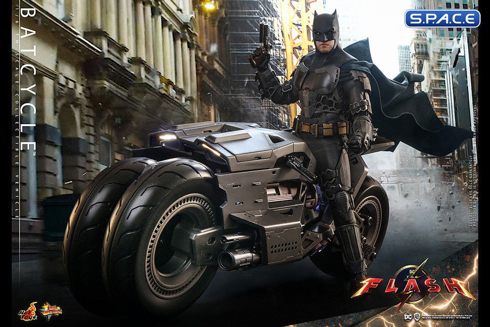 1/6 Scale Batcycle Movie Masterpiece MMS704 (The Flash)