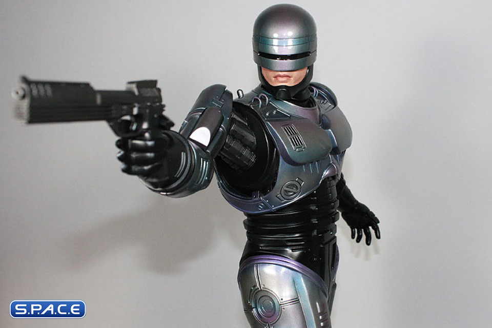 RoboCop Statue (RoboCop)