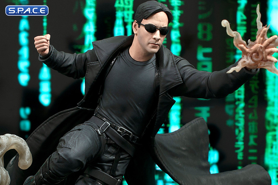 Neo Deluxe Gallery PVC Statue (The Matrix)