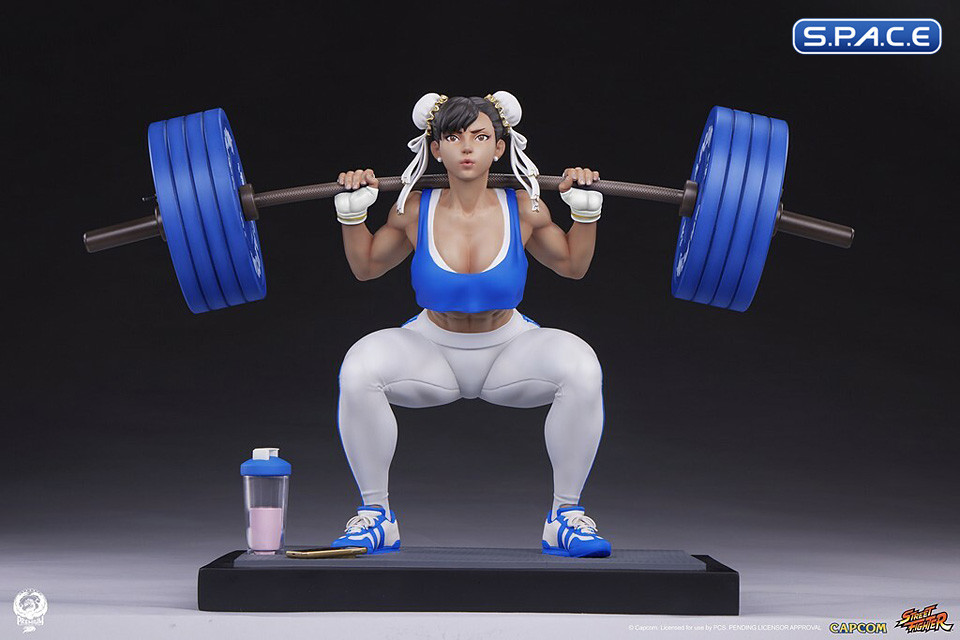 Chun-Li Powerlifting Statue (Street Fighter)