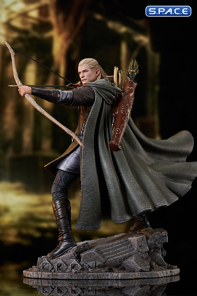 Legolas LOTR Deluxe Gallery PVC Statue (Lord of the Rings)