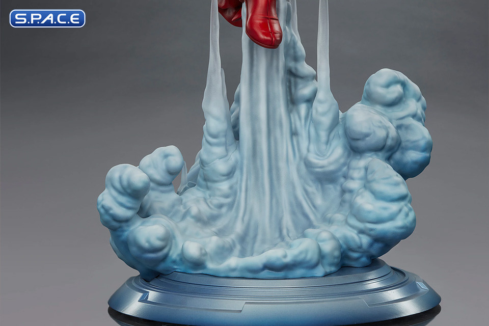 Superman Premium Format Figure (DC Comics)