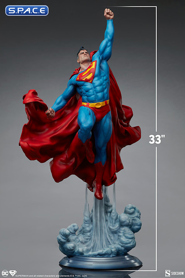 Superman Premium Format Figure (DC Comics)