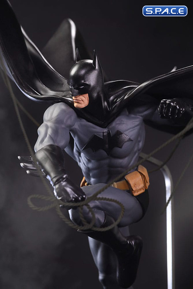 Batman Designer Series Statue by Dan Mora (DC Comics)