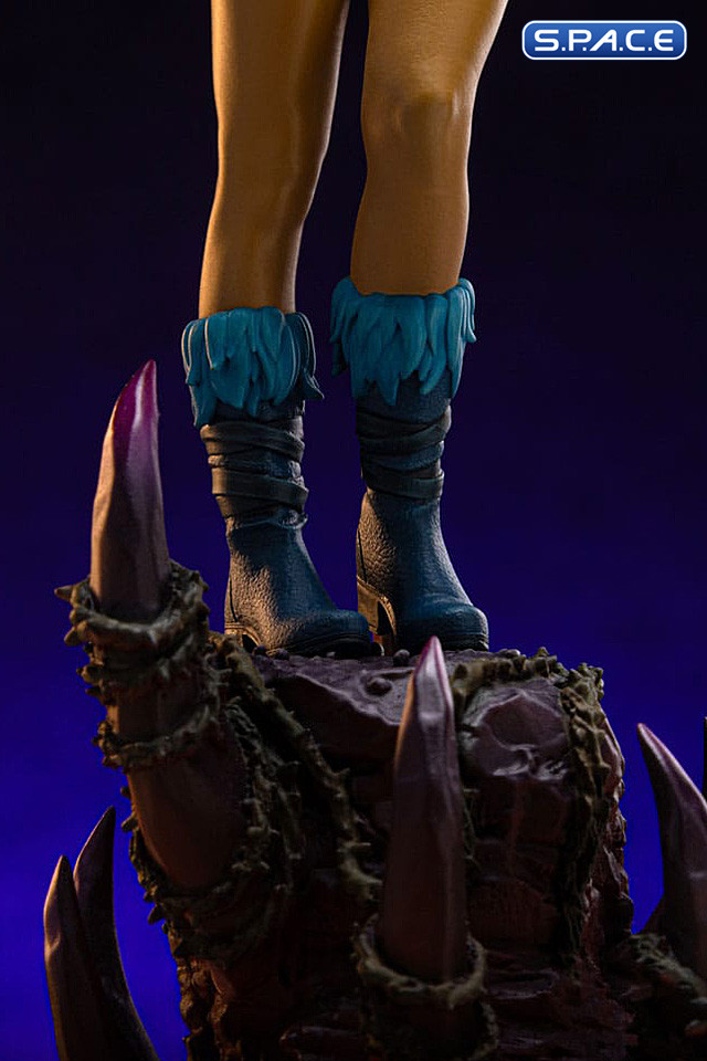 1/10 Scale Evil-Lyn Art Scale Statue - Color Variant Version (Masters of the Universe)