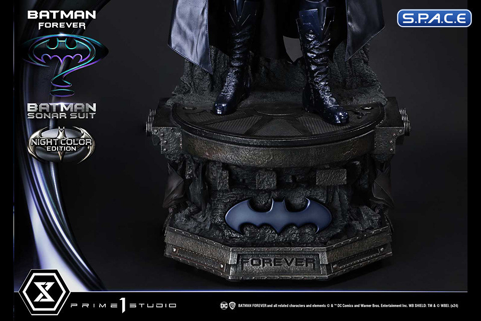 1/3 Scale Batman Sonar Suit Museum Masterline Statue - Night Color Version (Batman Forever)