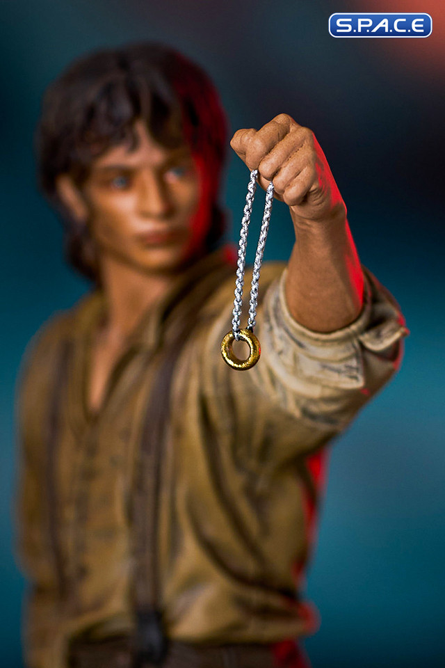 Frodo LOTR Deluxe Gallery PVC Statue (Lord of the Rings)