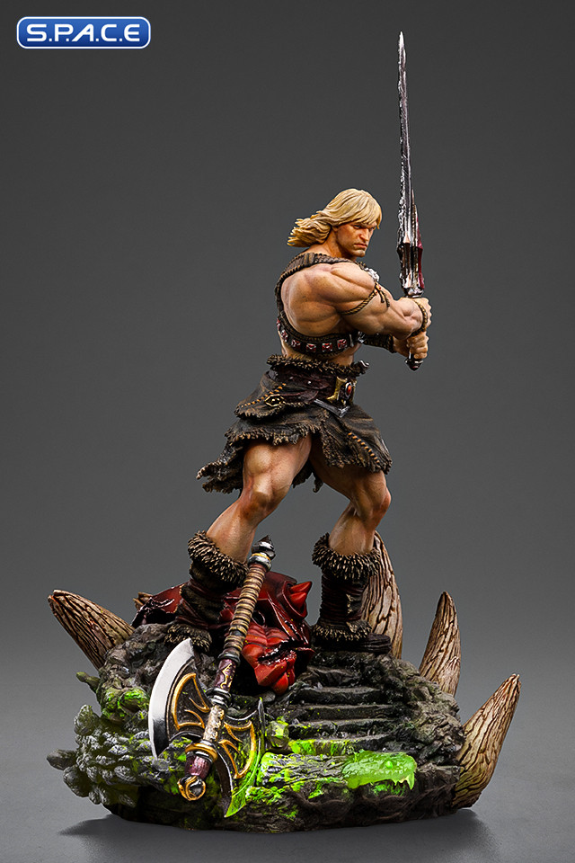 1/10 Scale He-Man Unleashed Deluxe Art Scale Statue (Masters of the Universe)