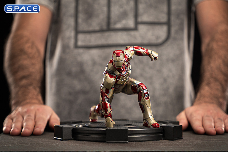 1/10 Scale Iron Man Mark 42 Art Scale Statue - 2023 Event Exclusive (Marvel)