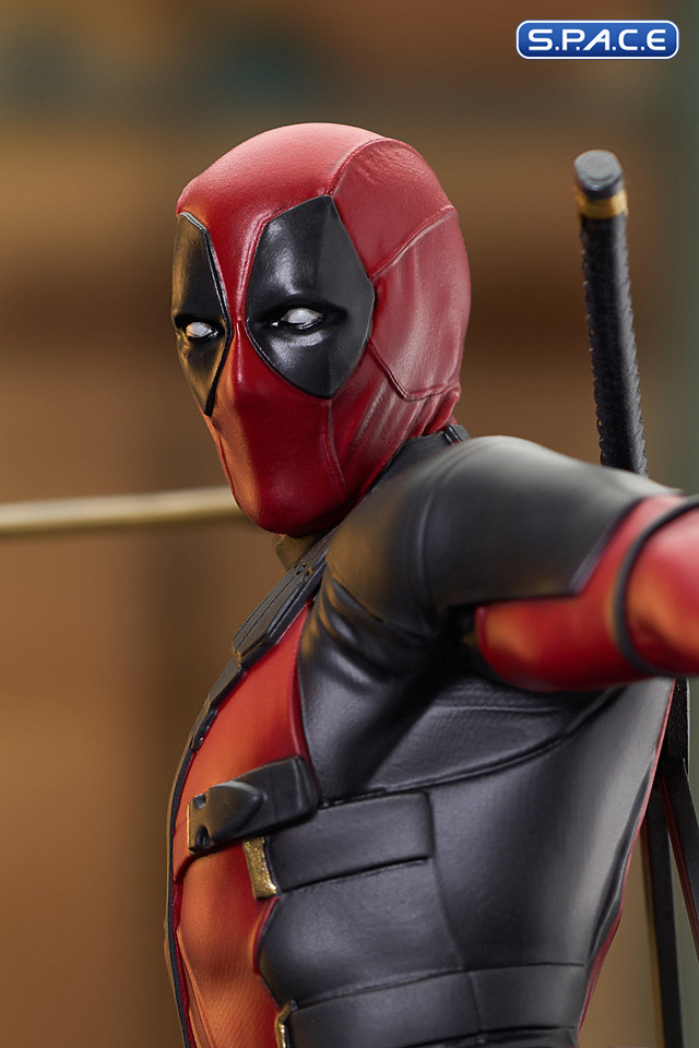 Deadpool Gallery PVC Statue (Deadpool & Wolverine)