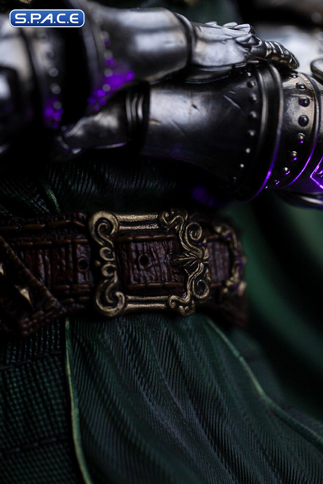 1/10 Scale Doctor Doom Deluxe Art Scale Statue (Marvel)