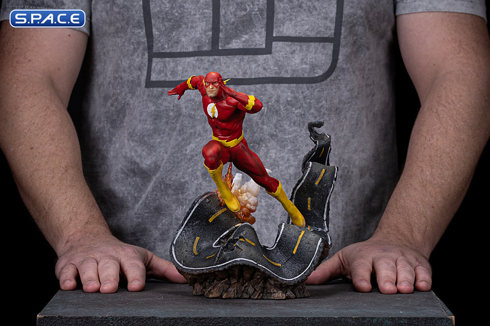 1/10 Scale Flash Art Scale Statue (DC Comics)