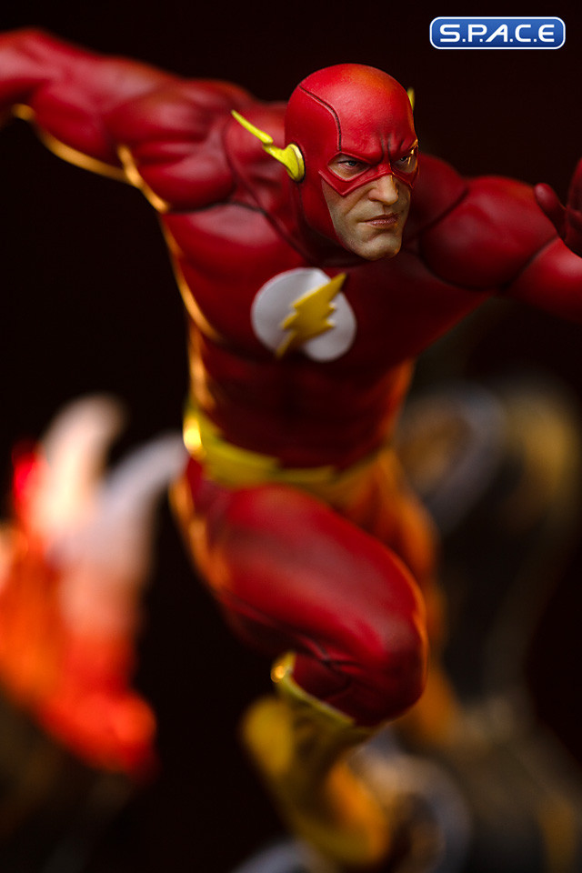 1/10 Scale Flash Art Scale Statue (DC Comics)