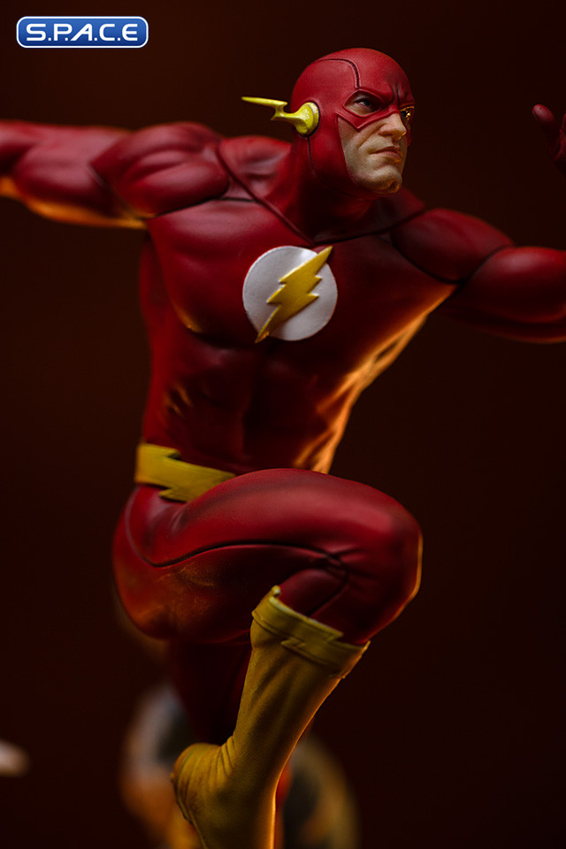 1/10 Scale Flash Art Scale Statue (DC Comics)